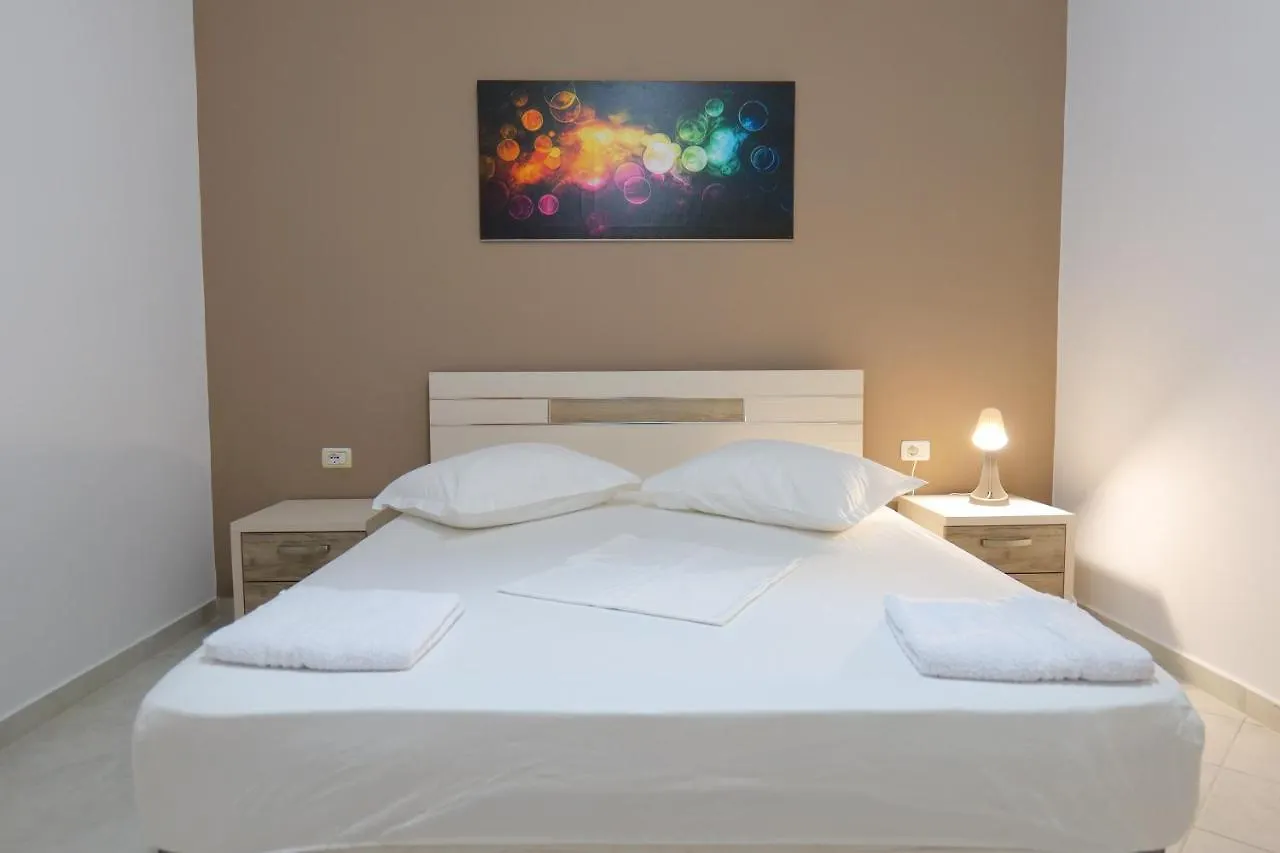 Hotel Saranda Inn Rooms & Apartments